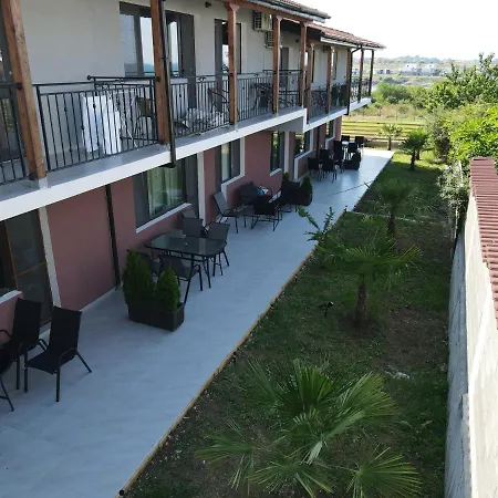 8 Arapya Aparthotel